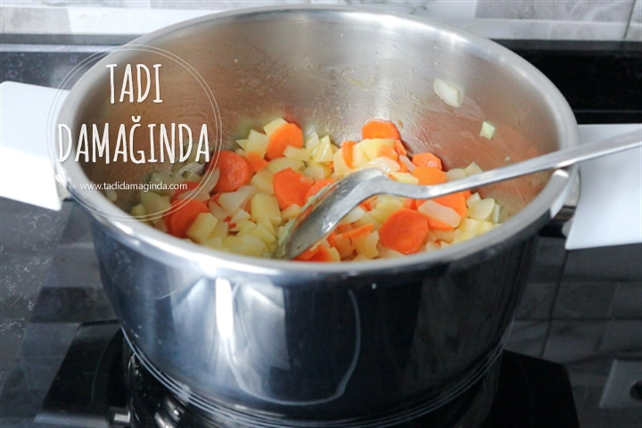 Sebzeli Beluga (Siyah) Mercimek Çorbası