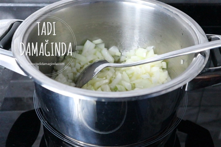 Salçalı Mercimek Çorbası (Unsuz)