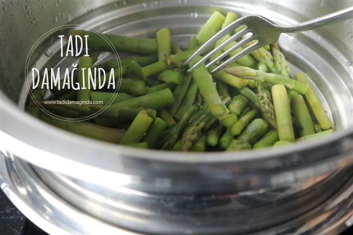 Zeytinyağlı Limonlu Kuşkonmaz