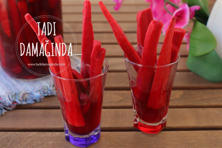 Zencefilli Sarımsaklı Siyah (Mor) Havuç Turşusu