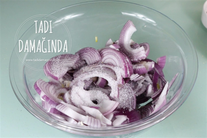 Kişnişli Karabiberli Mor (Kırmızı) Soğan Turşusu
