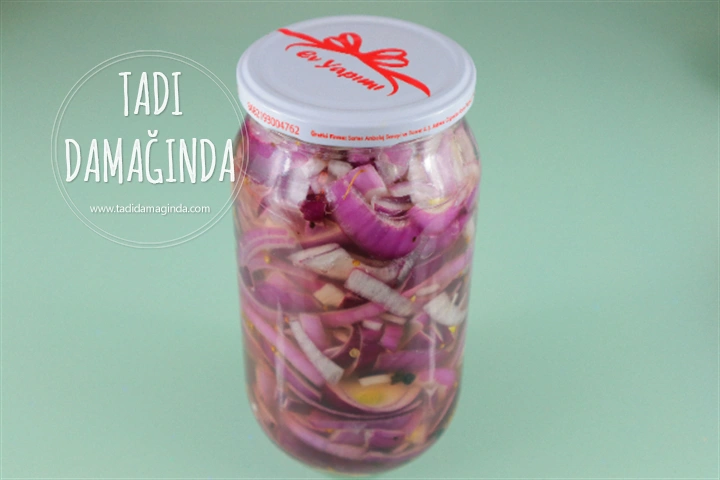 Kişnişli Karabiberli Mor (Kırmızı) Soğan Turşusu
