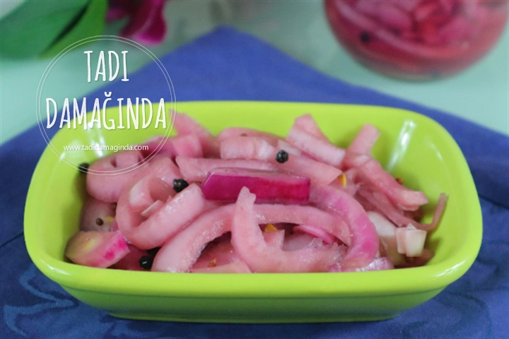 Kişnişli Karabiberli Mor (Kırmızı) Soğan Turşusu