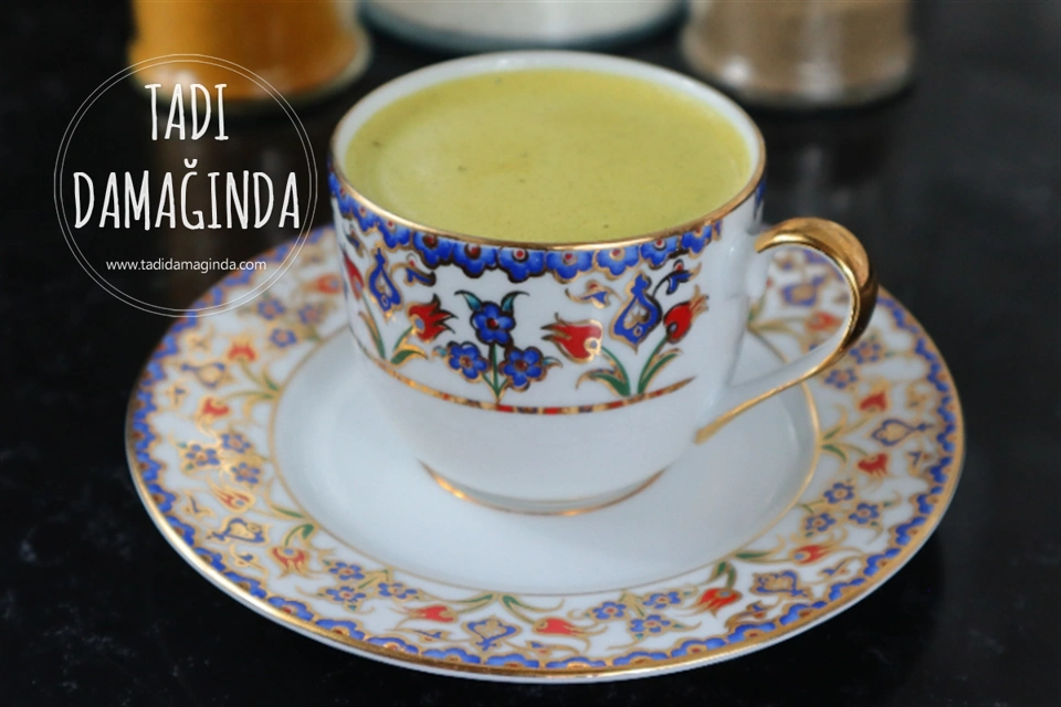 Zerdeçallı Vegan Sütlü Kahve