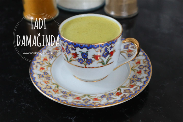 Zerdeçallı Vegan Sütlü Kahve