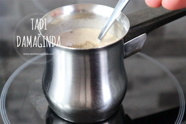 Zerdeçallı Vegan Sütlü Kahve