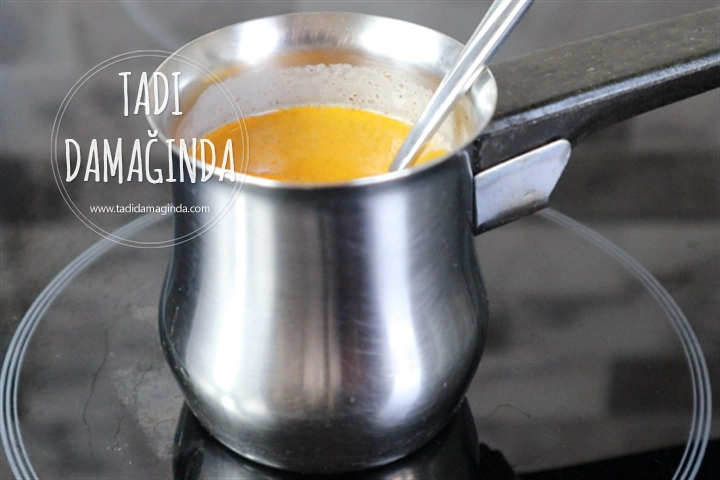 Zerdeçallı Vegan Sütlü Kahve