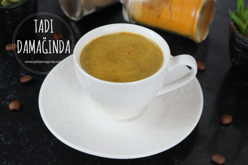 Zerdeçallı Kahveli Süt