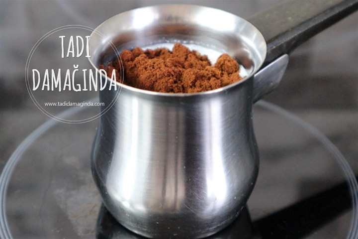 Zerdeçallı Kahveli Süt