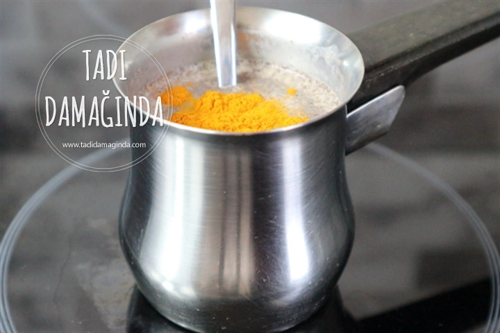 Zerdeçallı Kahveli Süt