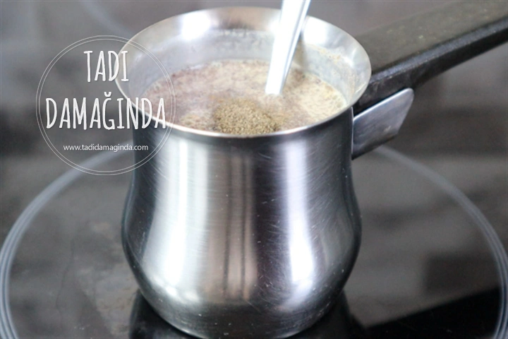 Zerdeçallı Kahveli Süt