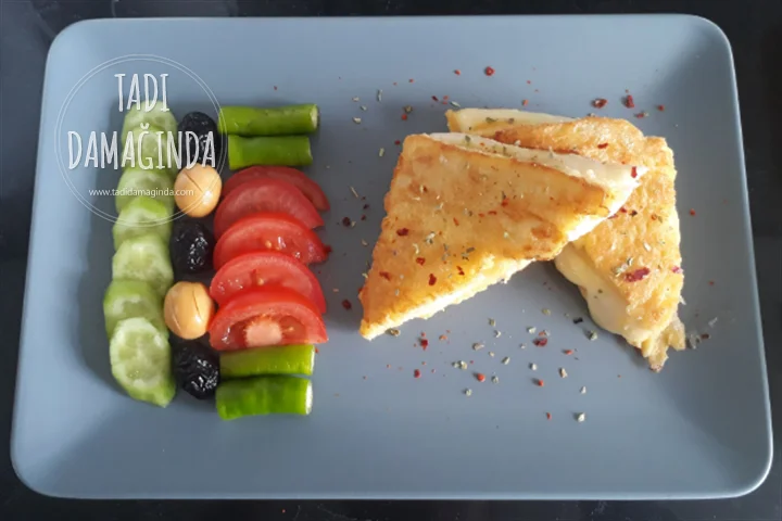 Fransız Tostu (Kaşarlı Yumurtalı Ekmek)