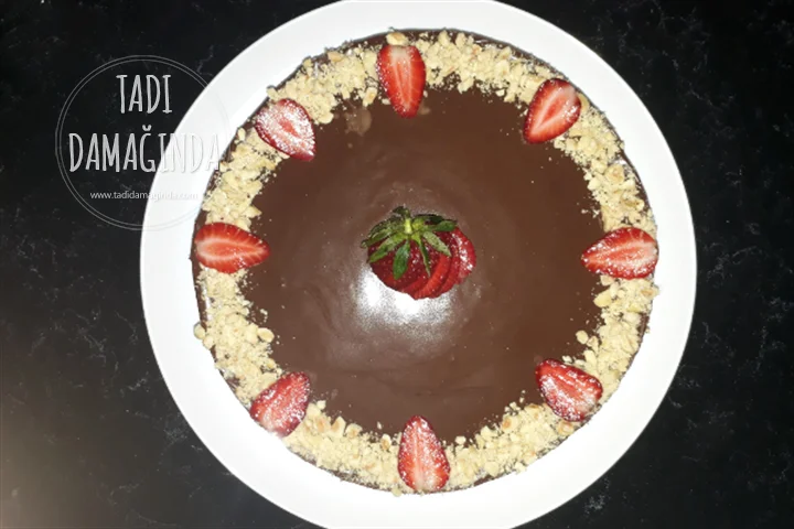 Hindistan Cevizli Çikolatalı Pasta