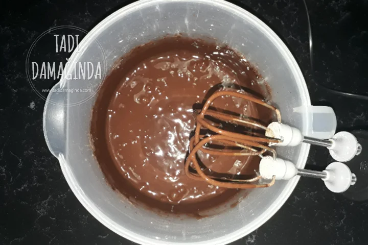 Hindistan Cevizli Çikolatalı Pasta