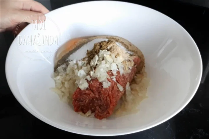 Fırında Köfteli Brüksel Lahanası