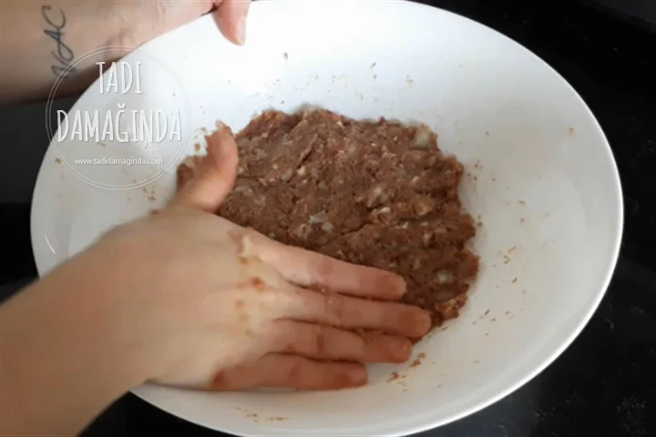 Fırında Köfteli Brüksel Lahanası