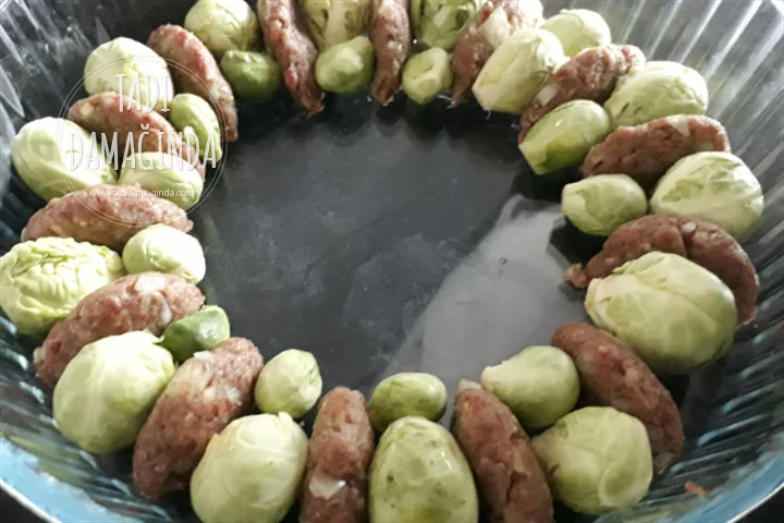 Fırında Köfteli Brüksel Lahanası