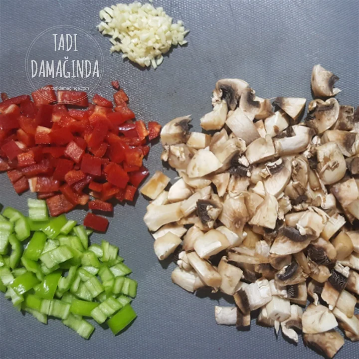 Mantarlı Püreli Çanak Köfte