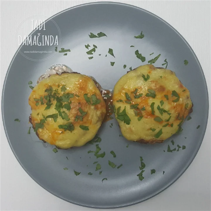 Mantarlı Püreli Çanak Köfte