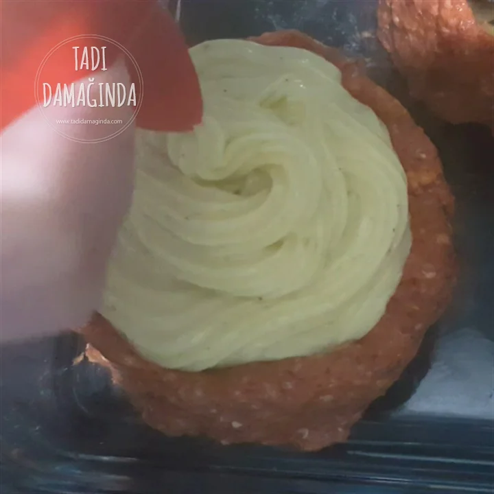 Mantarlı Püreli Çanak Köfte