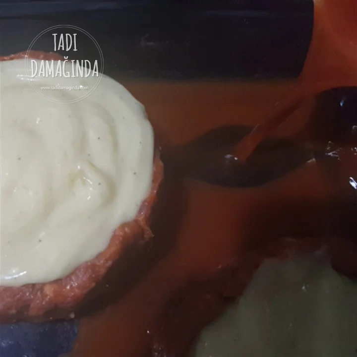 Mantarlı Püreli Çanak Köfte