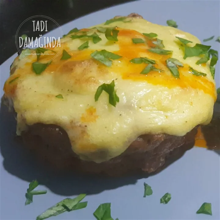 Mantarlı Püreli Çanak Köfte