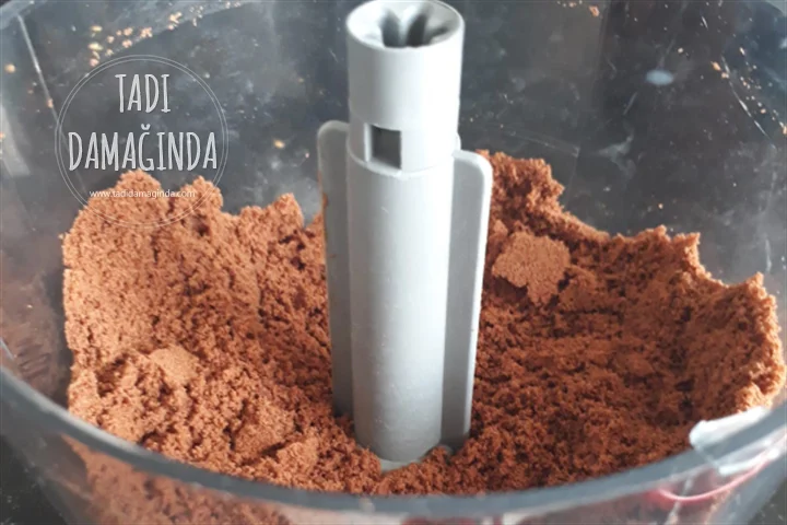 Muhteşem Dokusuyla Bardakta Bisküvili Muhallebi