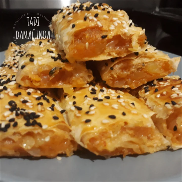 Patatesli Tepsi Böreği