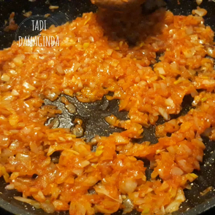 Patatesli Tepsi Böreği