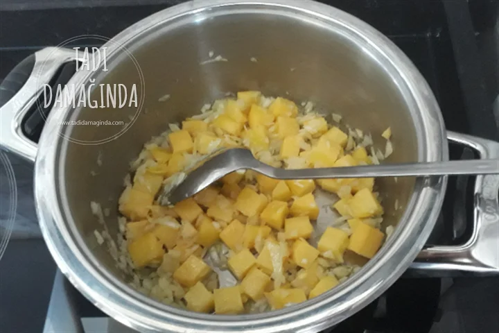 Brokoli Çorbası (Unsuz Sütsüz Kremasız)