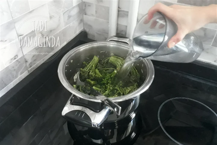 Brokoli Çorbası (Unsuz Sütsüz Kremasız)