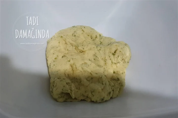 Şipşak Dereotlu Kıyır Poğaça