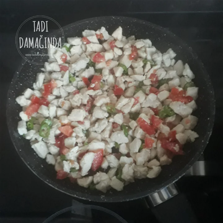 Beşamel Sos ile Patatesli Tavuk