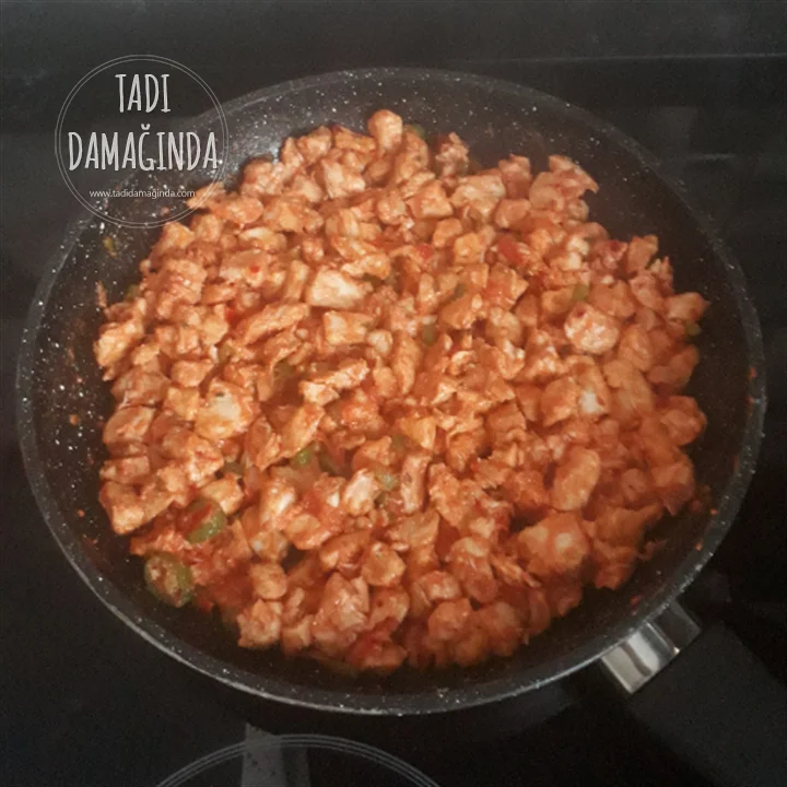 Beşamel Sos ile Patatesli Tavuk