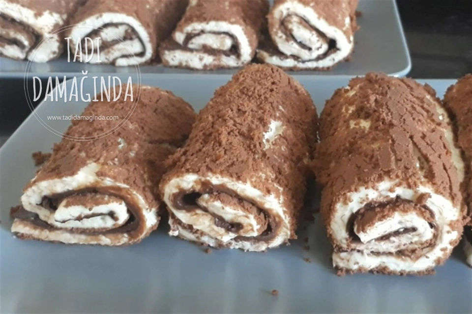 Bisküvili Çikolatalı Muhallebi Sarması