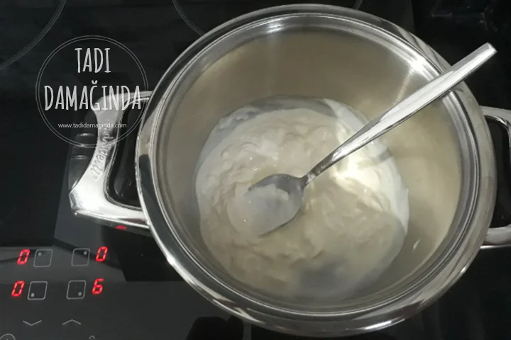 Bisküvili Çikolatalı Muhallebi Sarması