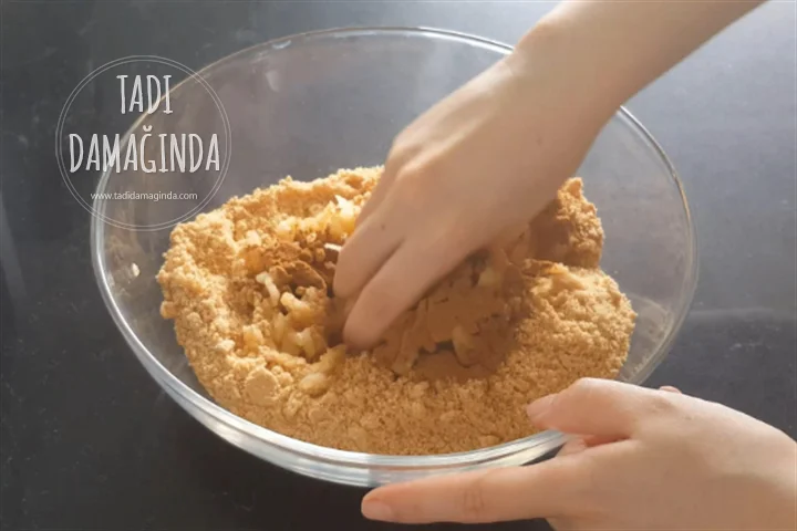 4 Malzemeli Elmalı Bisküvili Toplar