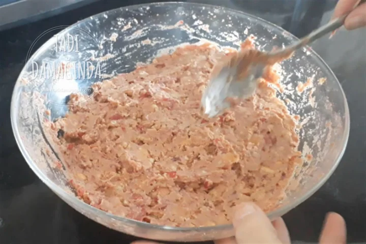 Çikolata Kaplı Bisküvili Çilekli Enfes Toplar