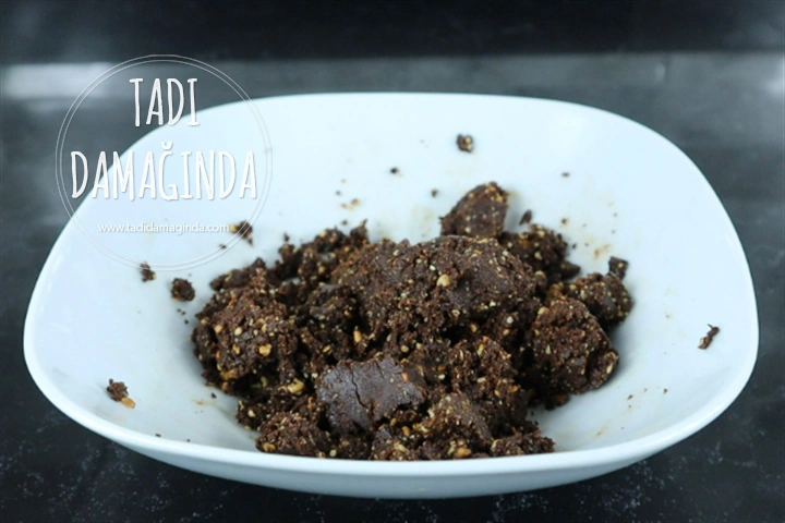 Keçiboynuzlu Fındıklı Kakaolu Toplar (Rafine Şekersiz Glütensiz Vegan)