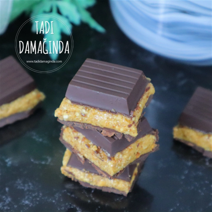 Ev Yapımı Rafine Şekersiz Fındık Ezmeli Bitter Çikolata