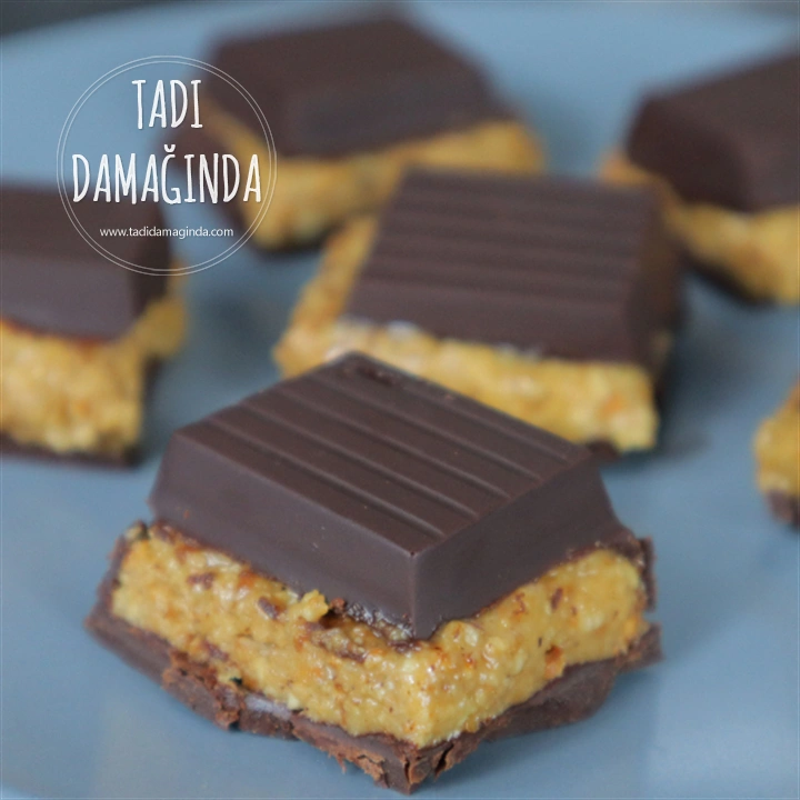 Ev Yapımı Rafine Şekersiz Fındık Ezmeli Bitter Çikolata