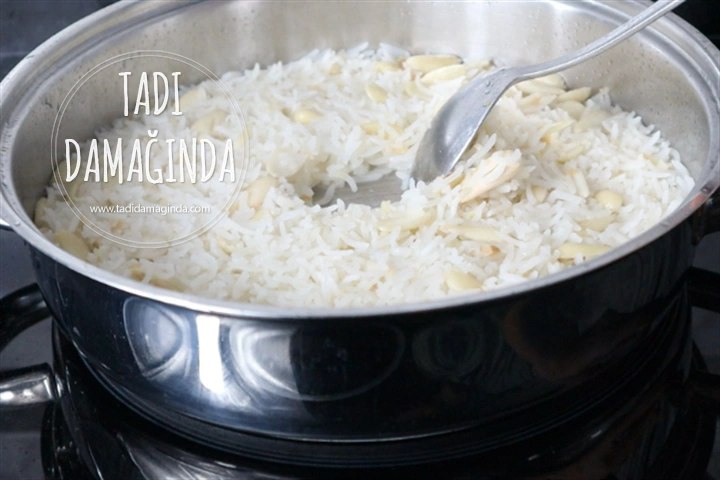 Dereotlu Bademli Pilav