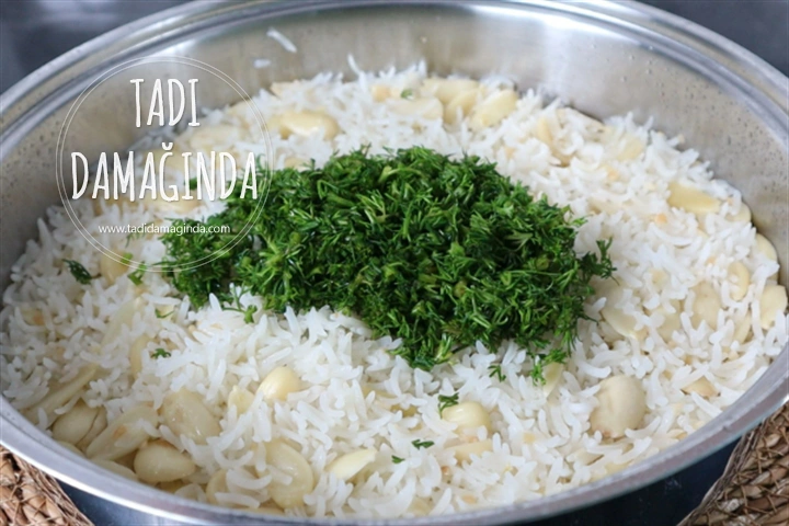 Dereotlu Bademli Pilav