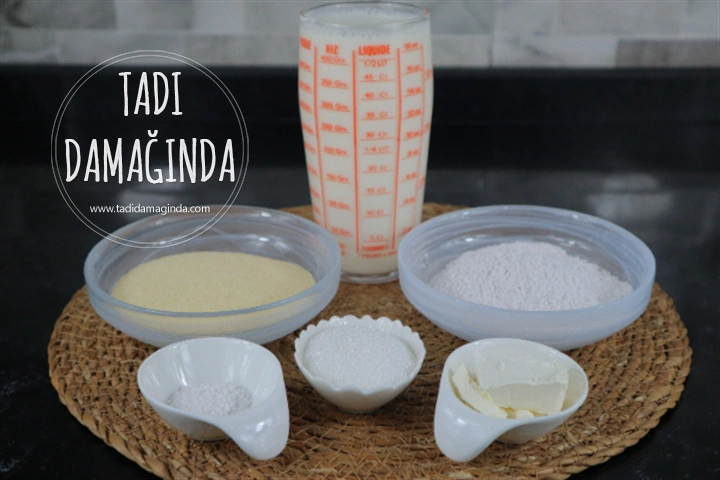 Çilekli İrmikli Toplar