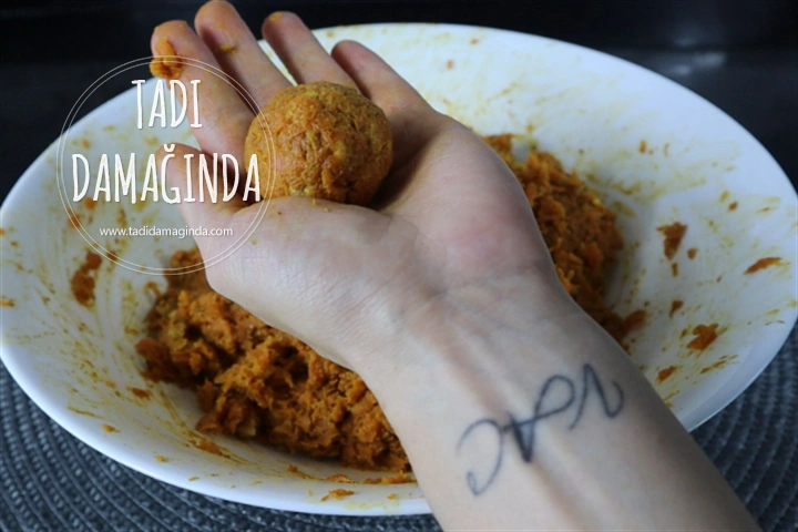 Havuçlu Bisküvili Toplar