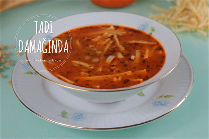 Erişteli Yeşil Mercimek Çorbası (Sakala Çarpan)