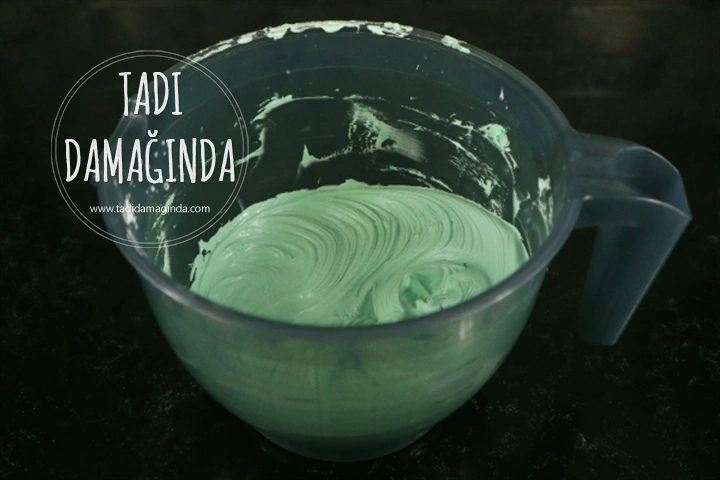 Yeni Yıla Özel Çam Ağacı Görünümlü Cupcake