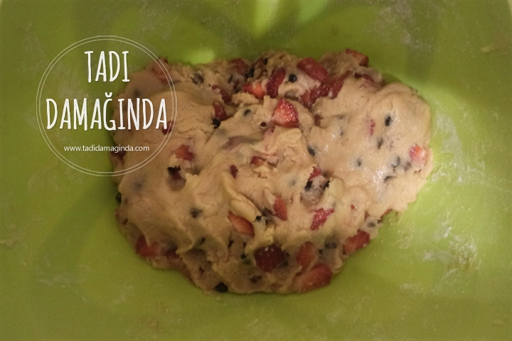 Çilekli Çikolatalı Kurabiye