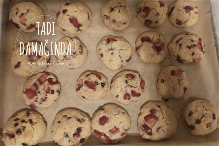 Çilekli Çikolatalı Kurabiye