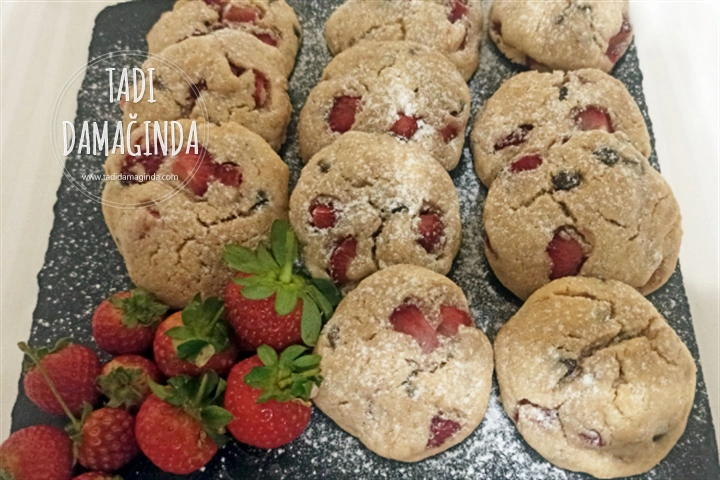 Çilekli Çikolatalı Kurabiye